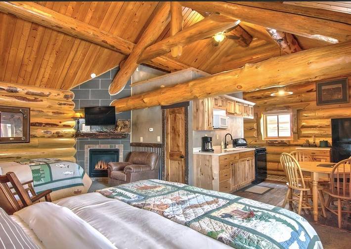 Ferienhaus für 4 Personen, mit Whirlpool und Terrasse in Montana