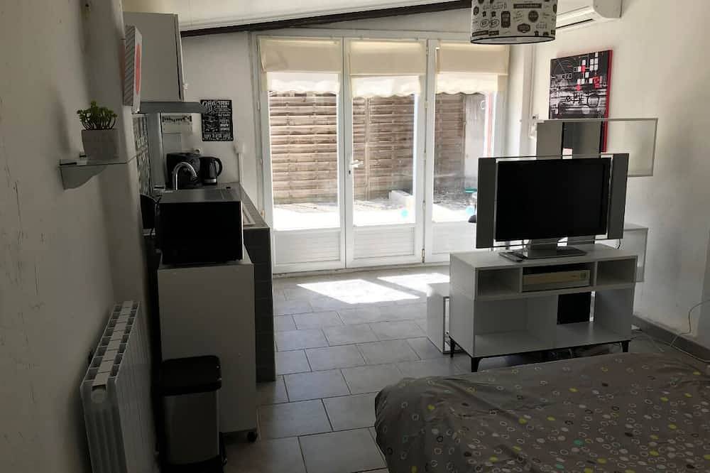 Appartement entier, Studio indépendant T1 in Carnoux-en-Provence, Côte méditerranéenne (France)