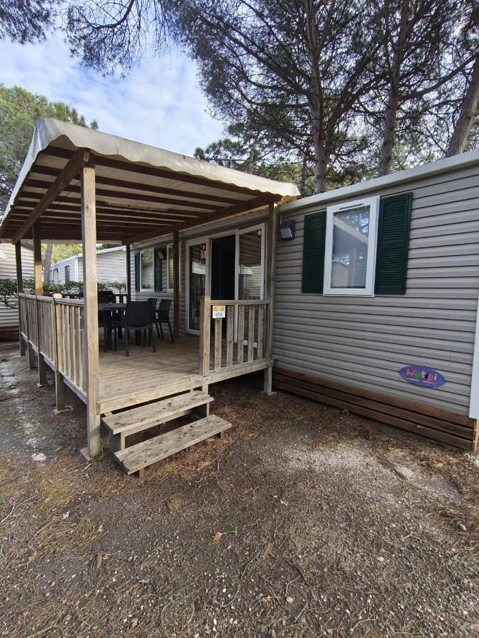 Camping pour 6 personnes, avec terrasse ainsi que vue et piscine à Le Barcarès - 2