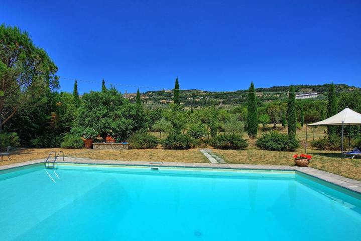 Villa for 8 people, with pool, with pets in Cortona