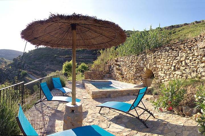 Gîte pour 8 personnes, avec Jardin à Cabanes
