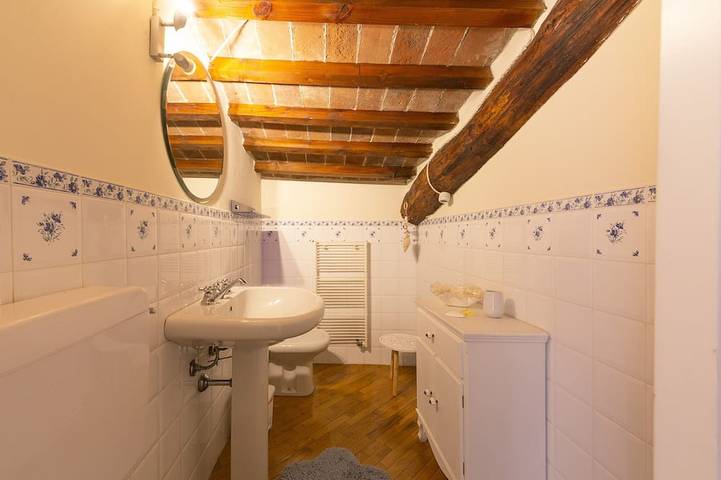 Apartamento entero, Elegant apartment with panoramic terrace in the historic heart of Pistoia in Pistoya, Provincia de Pistoia