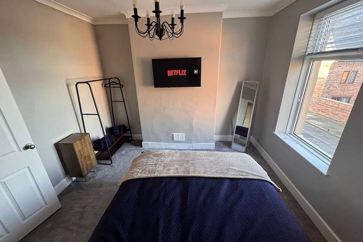 Central Near Hospital 2 Bedroom - Sleeps 4 - Self Check In - Fully Furnished in Carlisle, Cumbria