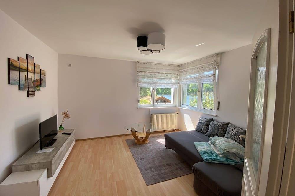 Ganze Wohnung, Holiday apartment \"Seewohnung\" in a holiday home - directly on the lake in Motzen, Mittenwalde