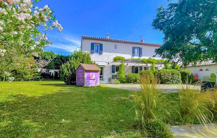 Location de vacances pour 9 personnes, avec terrasse ainsi que piscine et jardin à Montélimar - 3