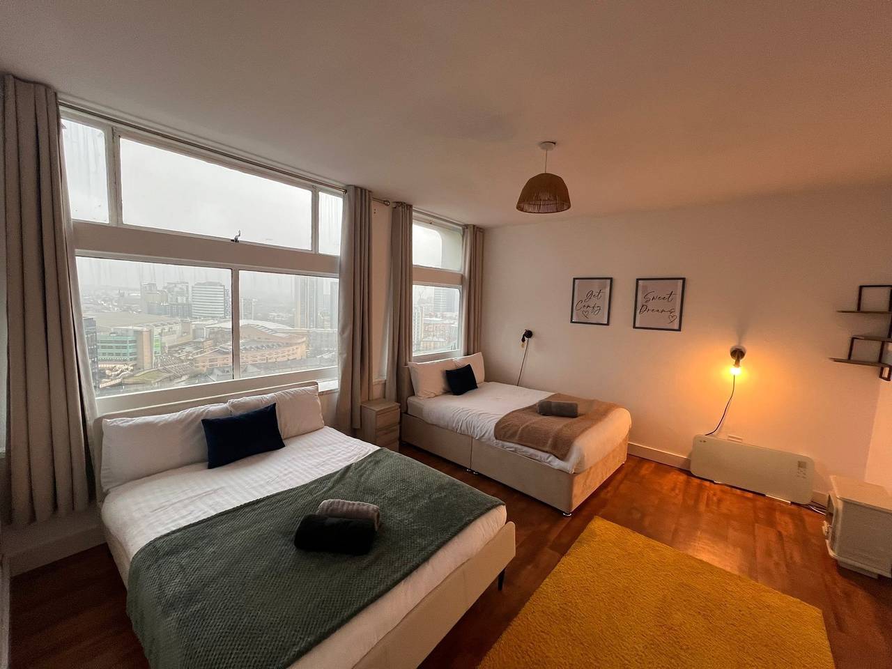 Appartement de vacances entier, Apartment Sleeps 6 with Air Conditioning in Grand Manchester