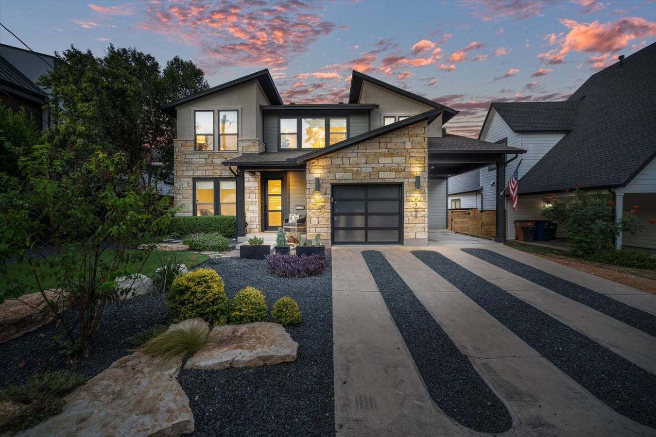 Zilker Homes | 2 Pools, Hot Tub, Fire Pits | Sleeps 18 in Austin, Condado de Travis