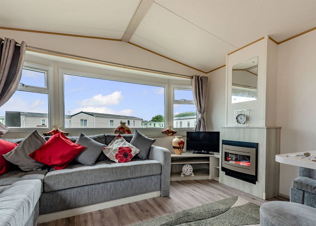 Gold 3 Bedroom Caravan, Sleeps 8 in Clacton-on-Sea, Essex