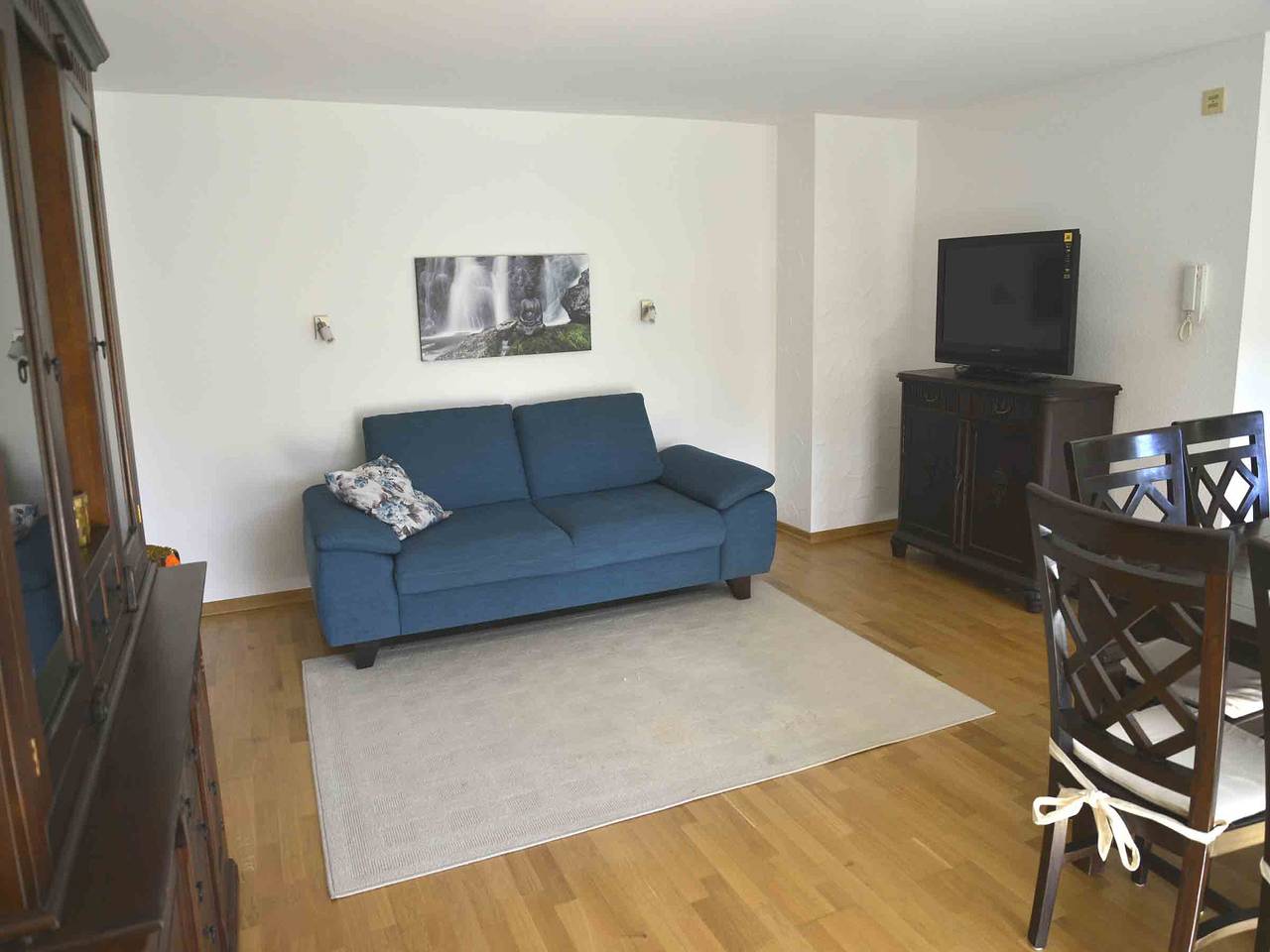 Ganze Wohnung, Ferienwohnung 'Rosengarten, 65 Qm' mit Bergblick, Balkon und Wi-Fi in Bad Urach, Albsteig Etappe 9