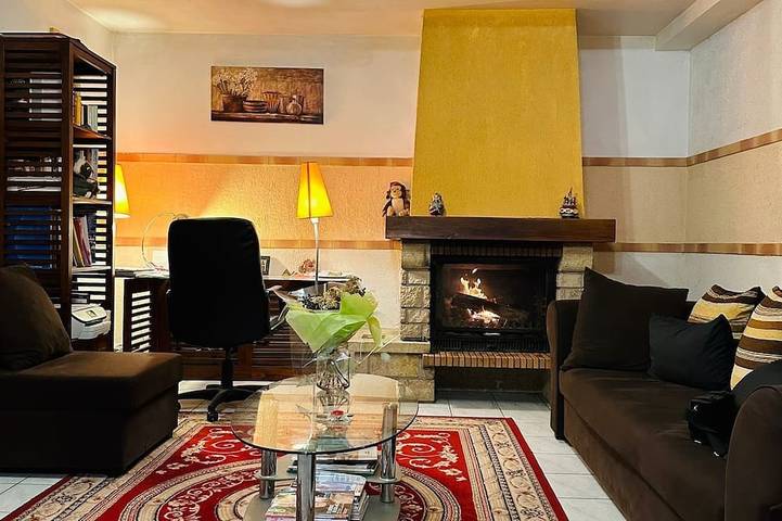 Location de vacances pour 8 personnes, avec Terrasse et Jardin à Montfermeil
