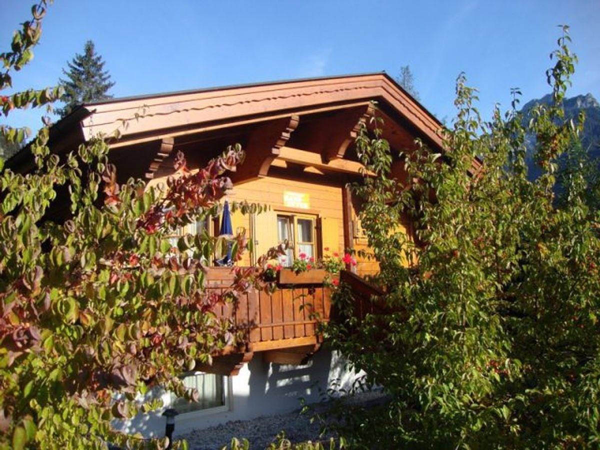 Hüttenurlaub am Achensee Alpen-Chalets  by Fewo-Plan in Maurach, Eben am Achensee