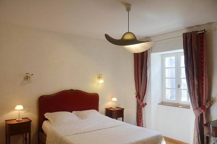 Location de vacances pour 4 personnes, avec Terrasse ainsi que Jardin et Piscine dans Poulan-Pouzols