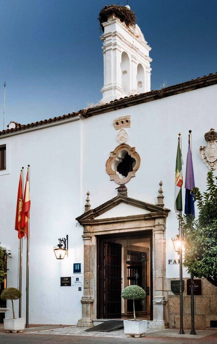 Hotel for 10 people, with Terrace and Yard as well as Sauna in Mérida