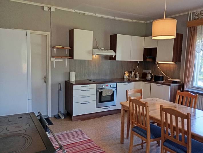Vacation rental for 7 people, with hot tub and yard in Southern Finland