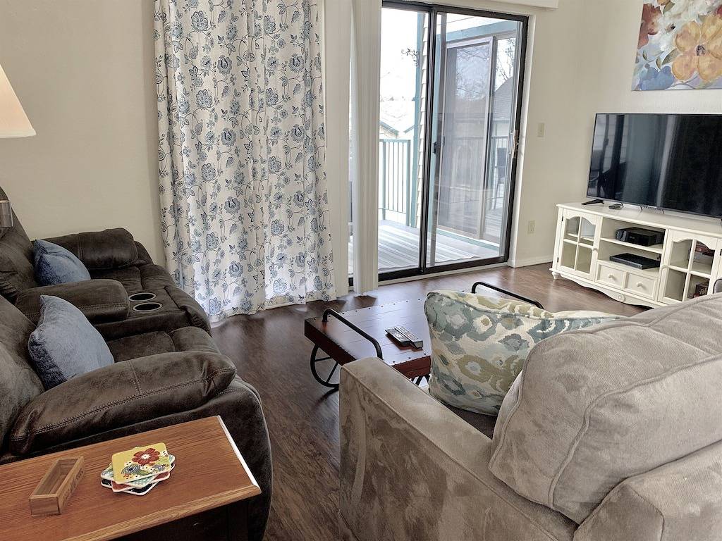 Ganze Wohnung, Neue Auflistung! Direkt am Branson Strip! Super nah an alles !! in Taney County