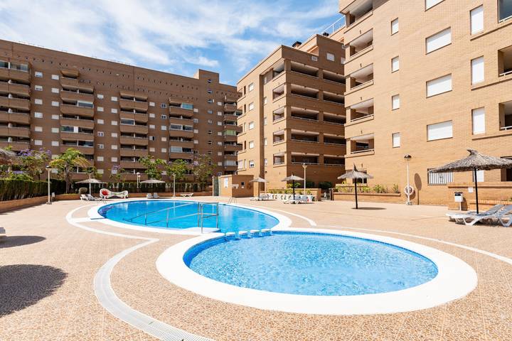 Location de vacances pour 6 personnes, avec Jardin et Bassin pour enfant