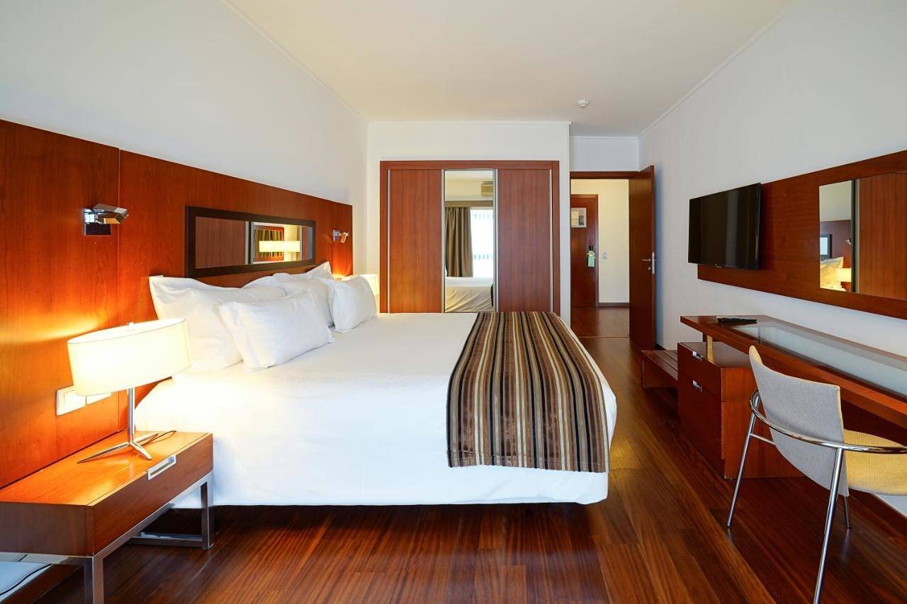Family Apartment (2 Adults + 2 Children) in São Mamede, Lisboa
