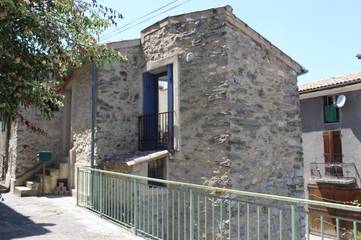 Gîte pour 8 personnes, avec terrasse à La Javie