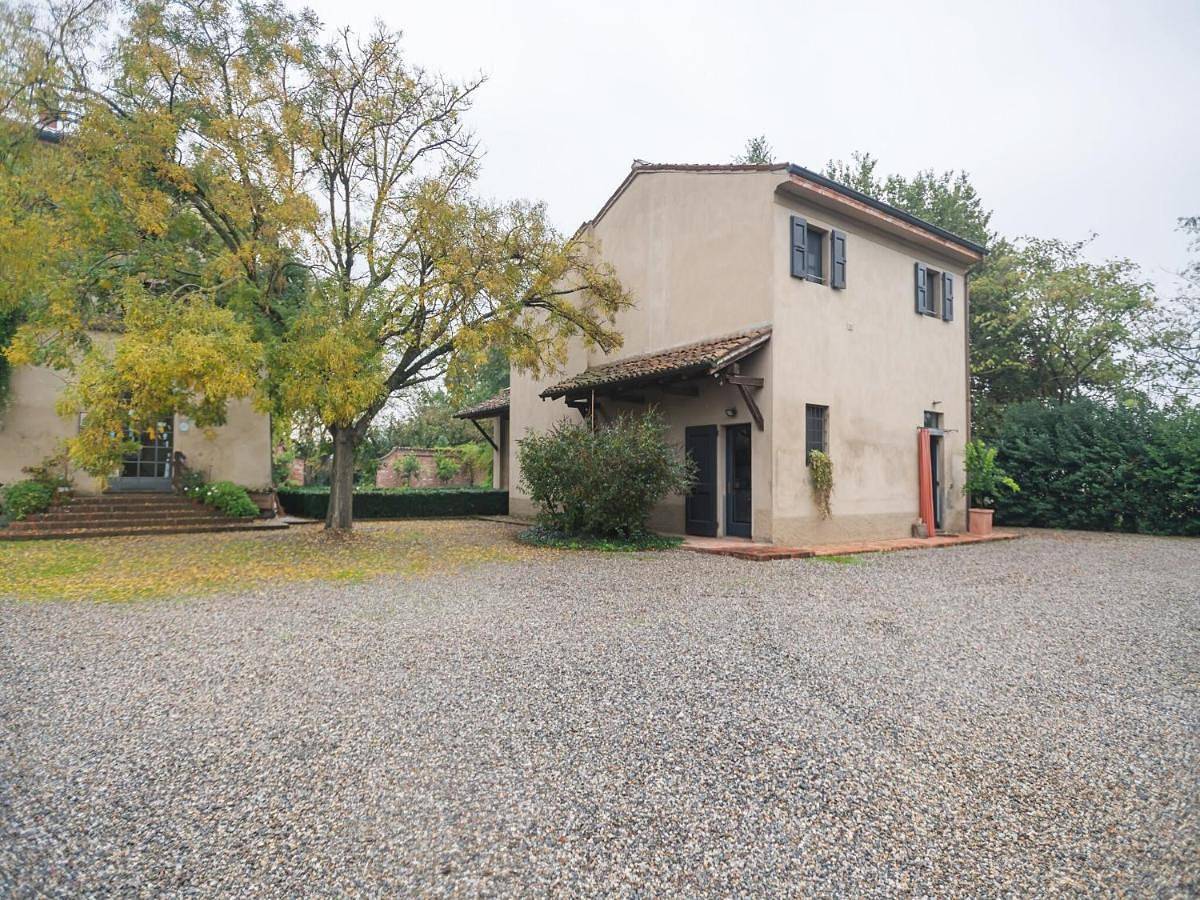 Villa in Lombardy near Po River in Stagno Lombardo, Province de Crémone