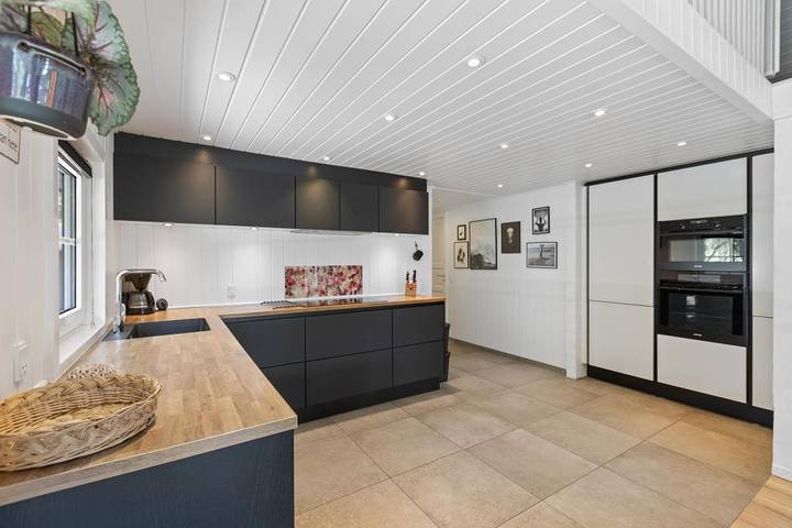 Ferienhaus für 10 Personen, mit Balkon/Terrasse und Whirlpool sowie Pool und Sauna in Blavand - 3