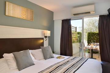 Hôtel pour 2 personnes, avec jacuzzi et piscine ainsi que terrasse et jardin à Le Pêchereau