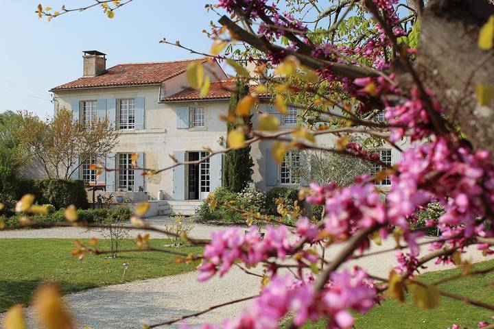 Chambre d’hôte pour 2 personnes, avec jardin et piscine
