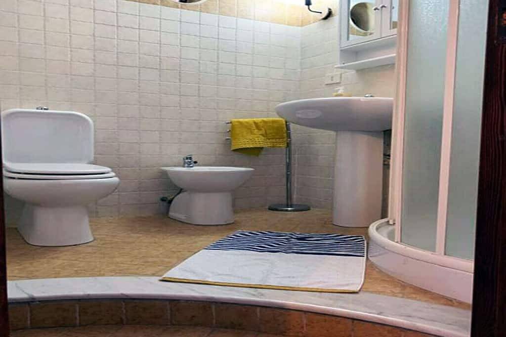 Le decime tranquil retreat 10 minutes to Taormina. Double room in 1800's casale in Fondachello, Provincia de Catania