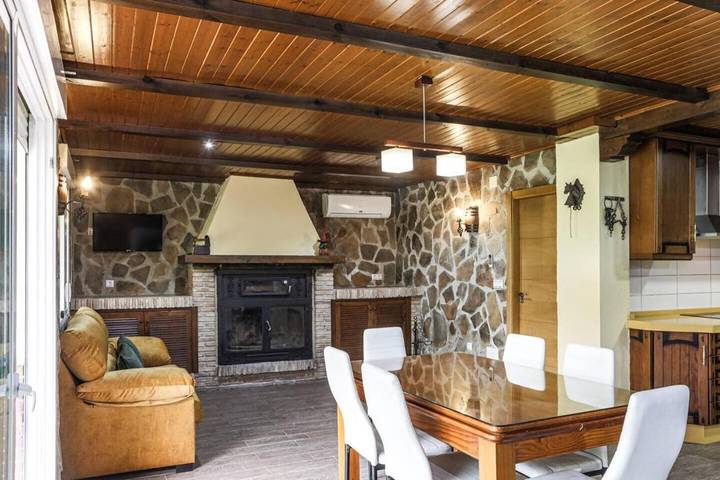 Casa rural para 8 personas, con jacuzzi y piscina, Se admiten mascotas en La Guardia de Jaén - 3