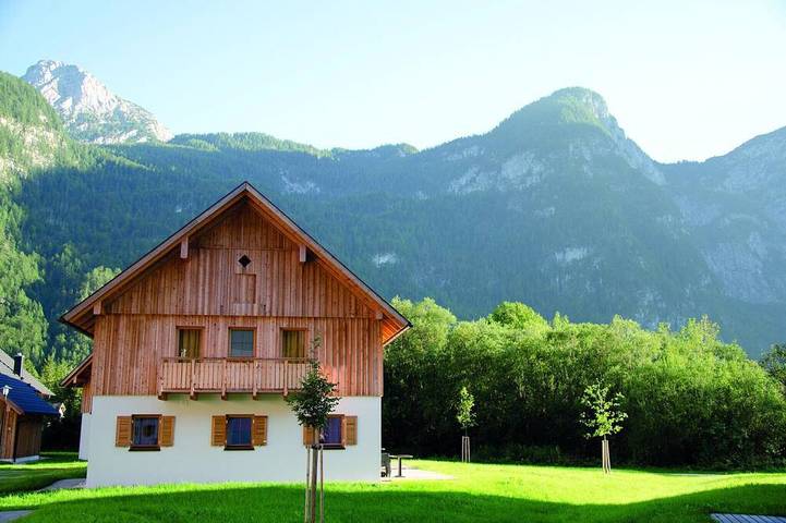 Hütte für 2 Personen, mit Terrasse und Pool sowie Sauna, mit Haustier in Obertraun
