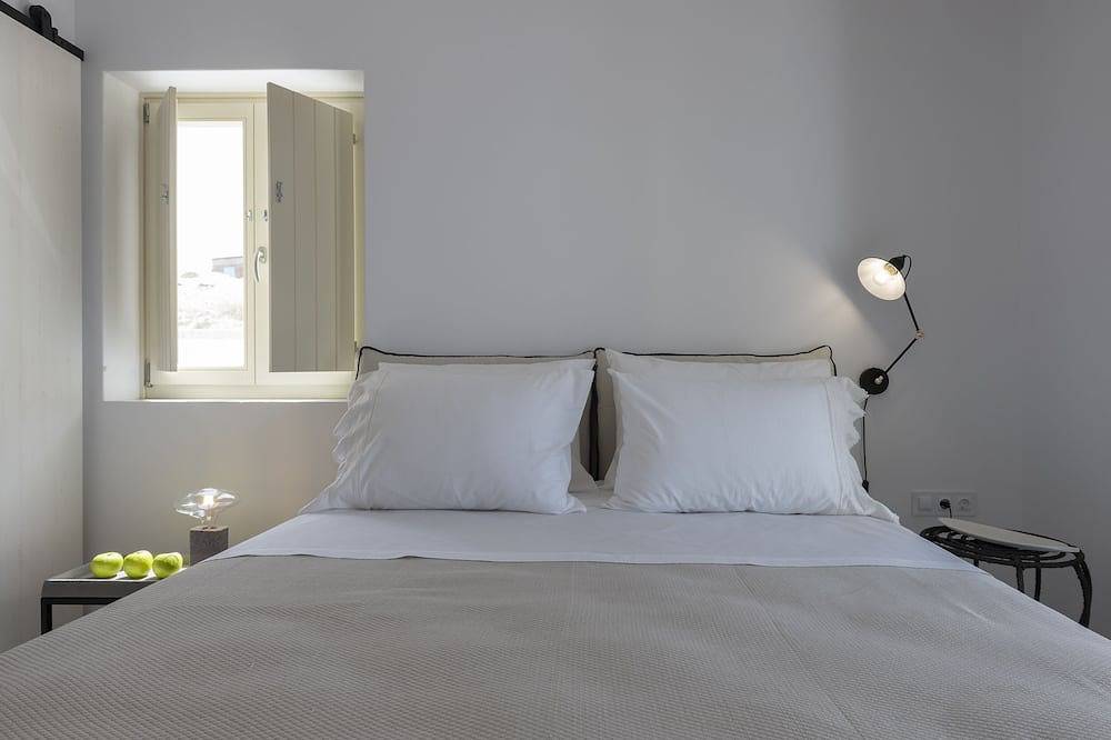 Milos Zen Suites in Gournado-Fylakopi