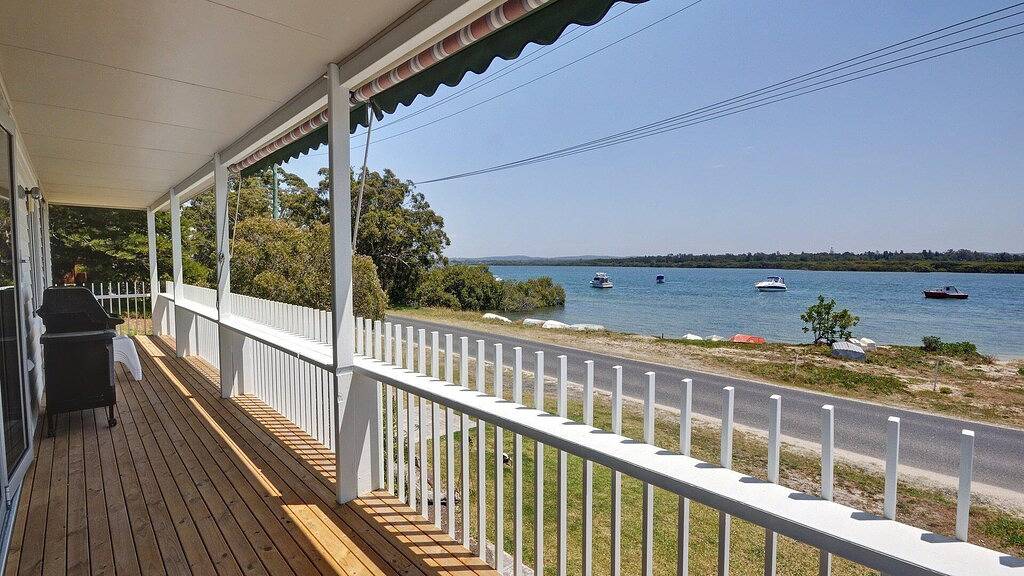 Riverwatch - direkt gegenüber dem Myall River in Hawks Nest, Hunter Valley