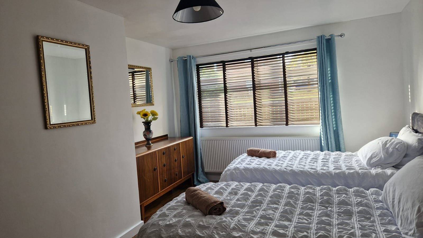 Amani 2-Bed Bungalow - Sleeps 4 - Pet Friendly in Durham, County Durham