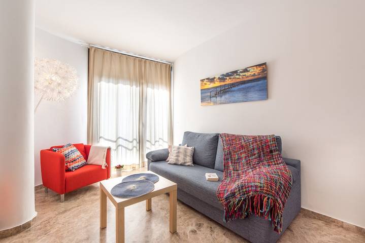 Entire apartment, Central Apartment with Shared Terrace, Wi-Fi, Air Conditioning and Tv in Málaga Central District, Malaga