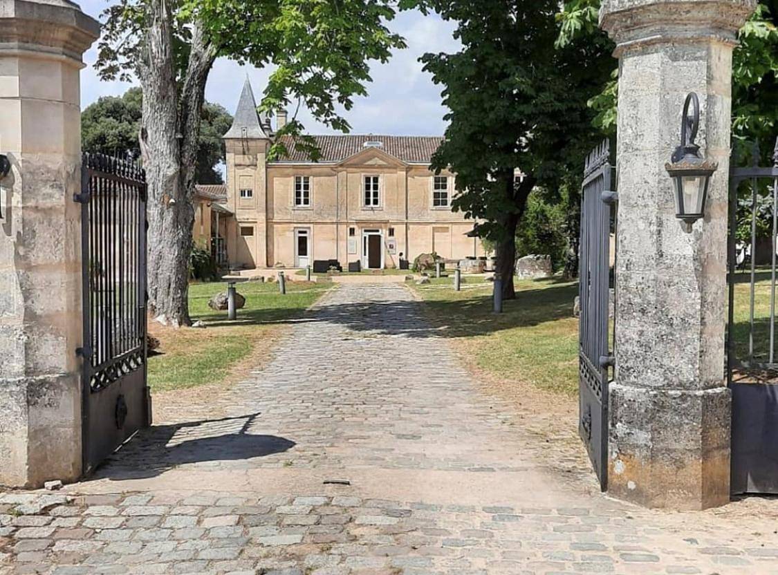 Demeures & Château - Fleur de Roques - Puisseguin Saint Emilion in Puisseguin, Région de Libourne