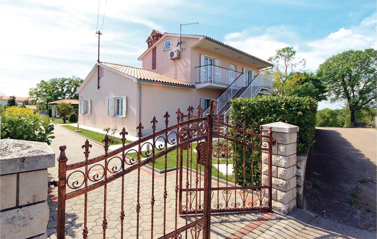 Ferienhaus für 7 Personen, mit Terrasse, mit Haustier in Barban - 2