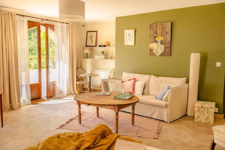 Gîte pour 2 personnes, avec vue et jardin à Gennes - 4