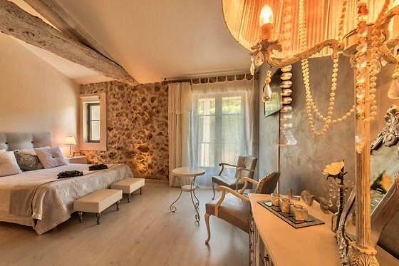 Location de vacances pour 2 personnes, avec terrasse ainsi que jardin et piscine à Fraissé-des-Corbières - 3