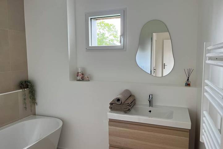 New wooden house less than 5 minutes from the beach in Gouville-sur-Mer, Coutances y alrededores