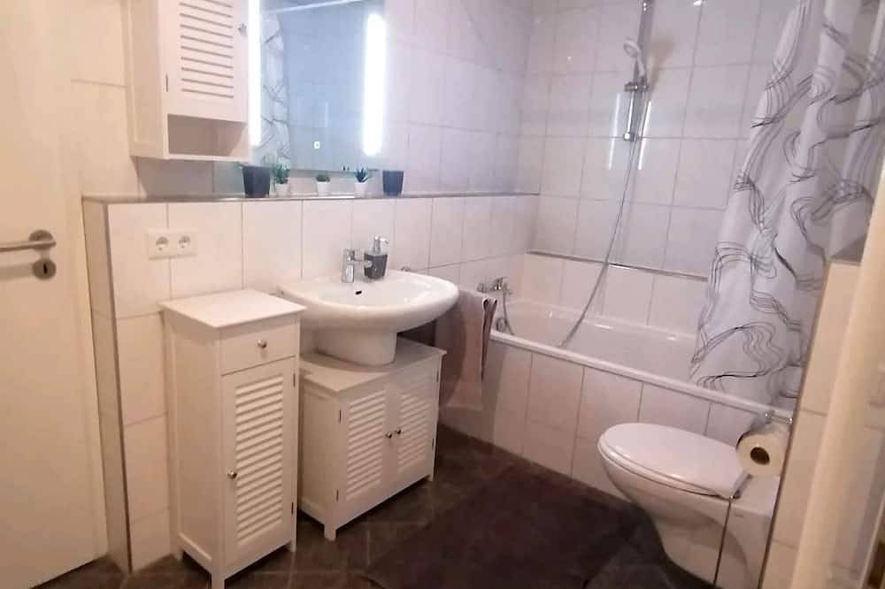 Ganze Wohnung, Monteur-/ Ferienwohnung *direkt* in Northeim, 2 bis 6 Pers. in Northeim, Niedersachsen