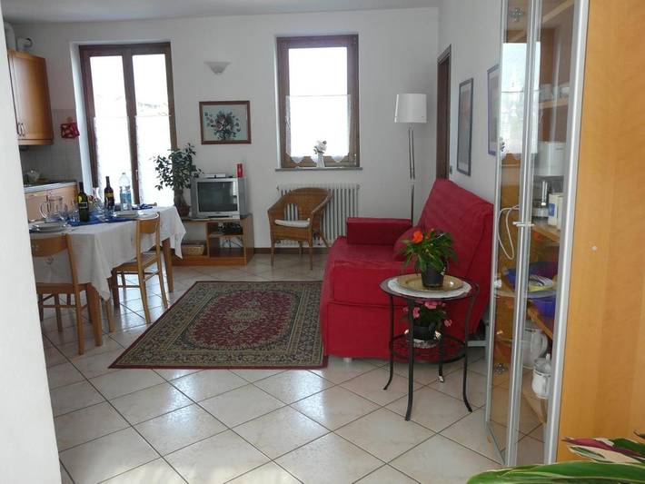 Gîte pour 5 personnes, avec vue sur le lac ainsi que vue et balcon à San Gregorio - 2