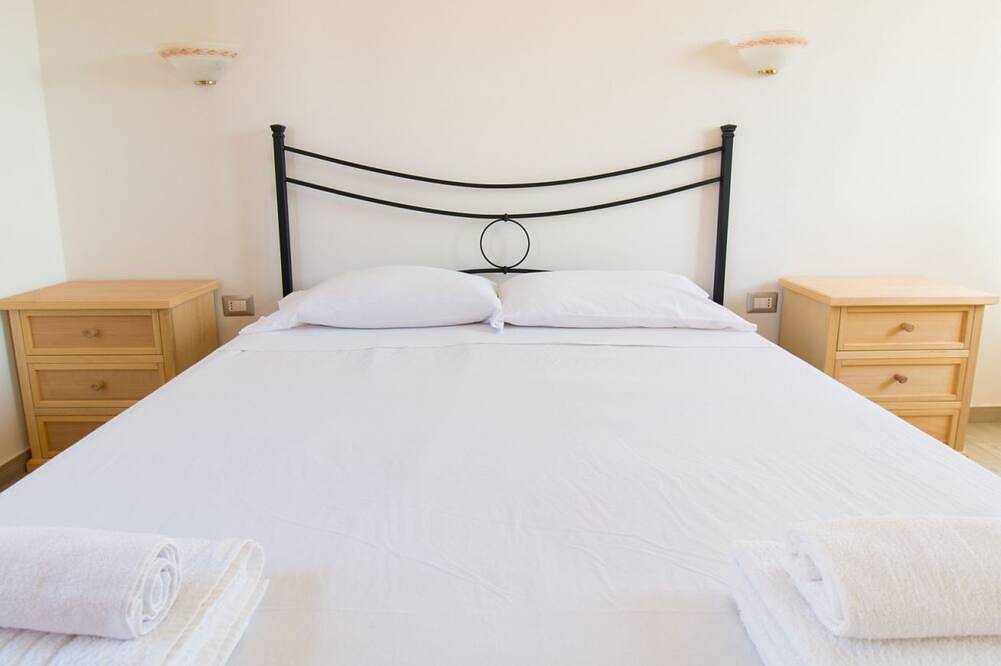 Yellow House in Torregrande, Oristano