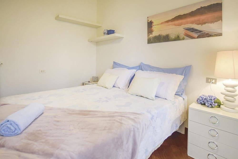 Awesome home in Sarnico -Bg- with house sea view in Sarnico, Lago d'Iseo