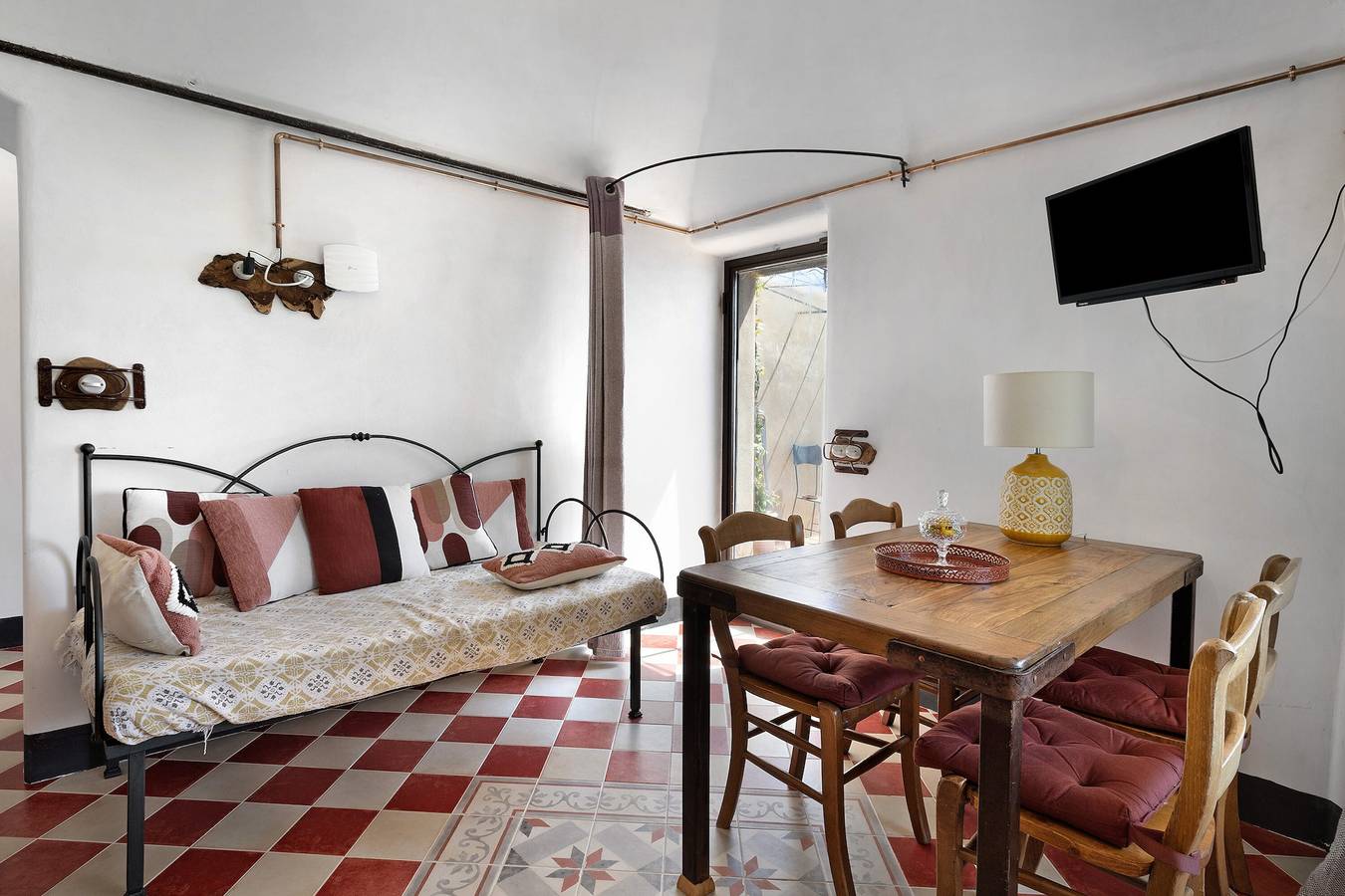 Appartamento intero, Appartamento 'Nespolo' con vista mare, Wi-Fi e aria condizionata in Varigotti, Comune di Finale Ligure