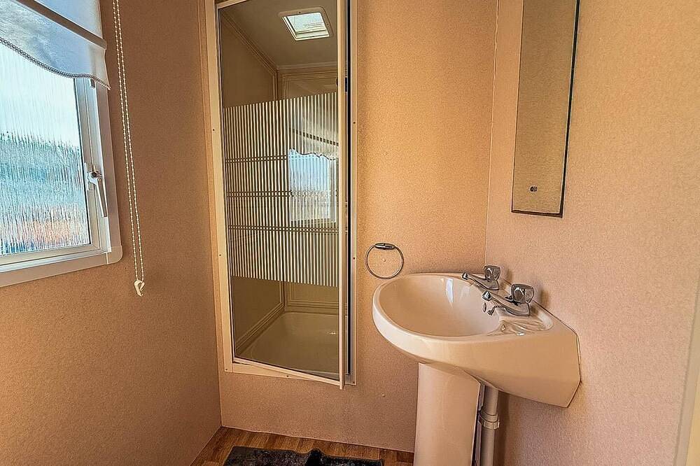 Lovely 8 berth caravan in Skegness, in Skegness, Lincolnshire