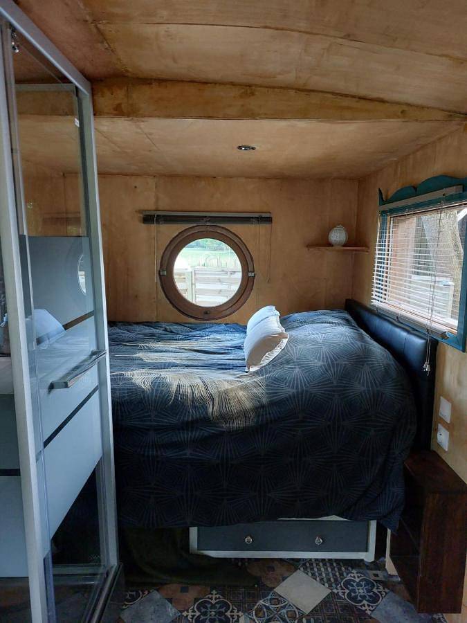 Tente pour 2 personnes, avec terrasse ainsi que jardin et vue dans la Sarthe - 2