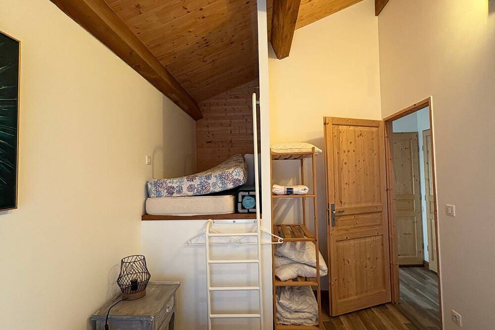 Gîte Les Combes Claires : maison de vacances avec vue montagne et Wi-Fi in Saint-Julien-Labrousse, Parc naturel régional des Monts d'Ardèche