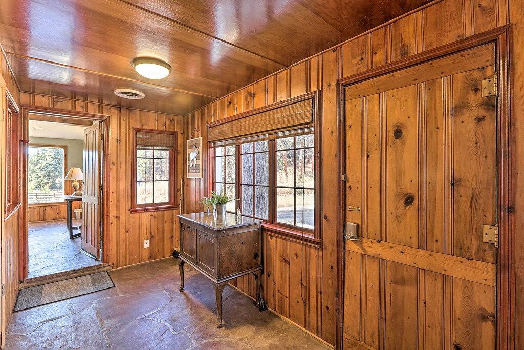 'Wildmanor Ranch' Near Red Rocks w/ Hot Tub! in Jefferson County