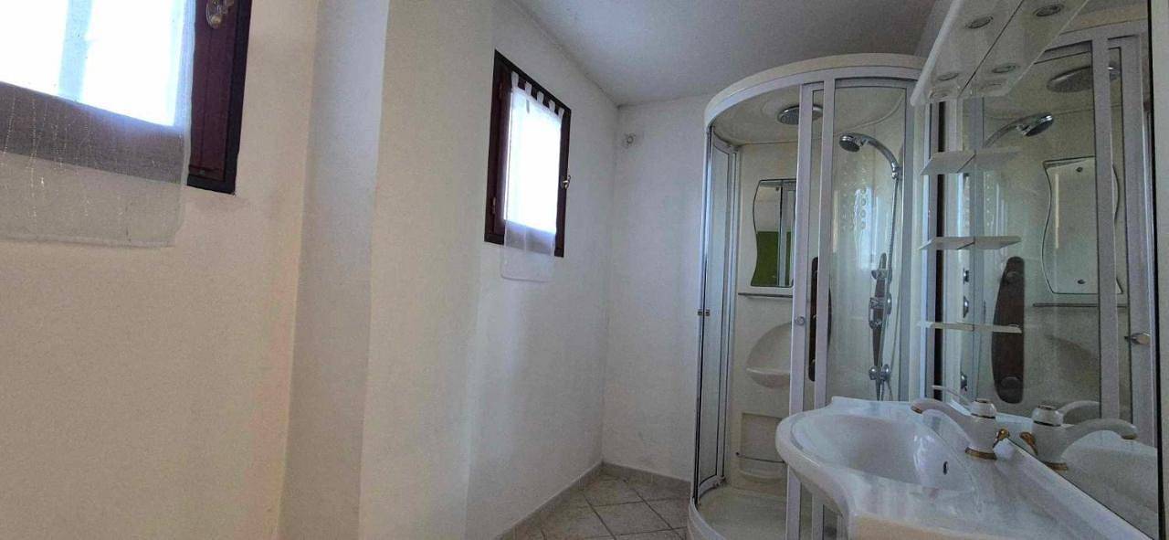 Appartement entier, Two-Bedroom Apartment in La Gaude, Côte méditerranéenne (France)