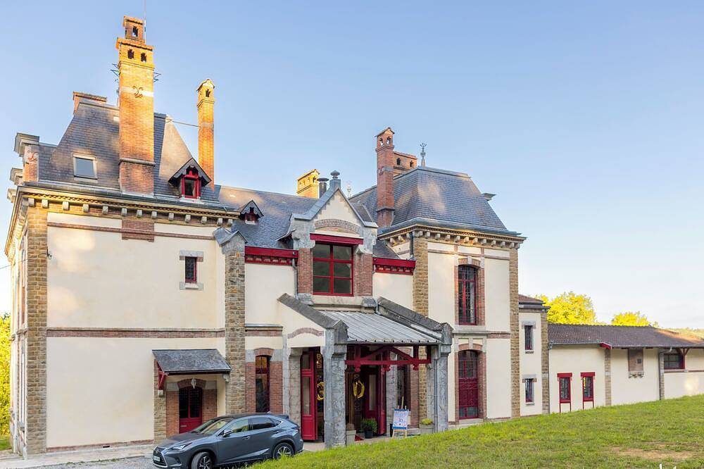 Château de La Tisnère aux portes de Pau in Gelos, Béarn