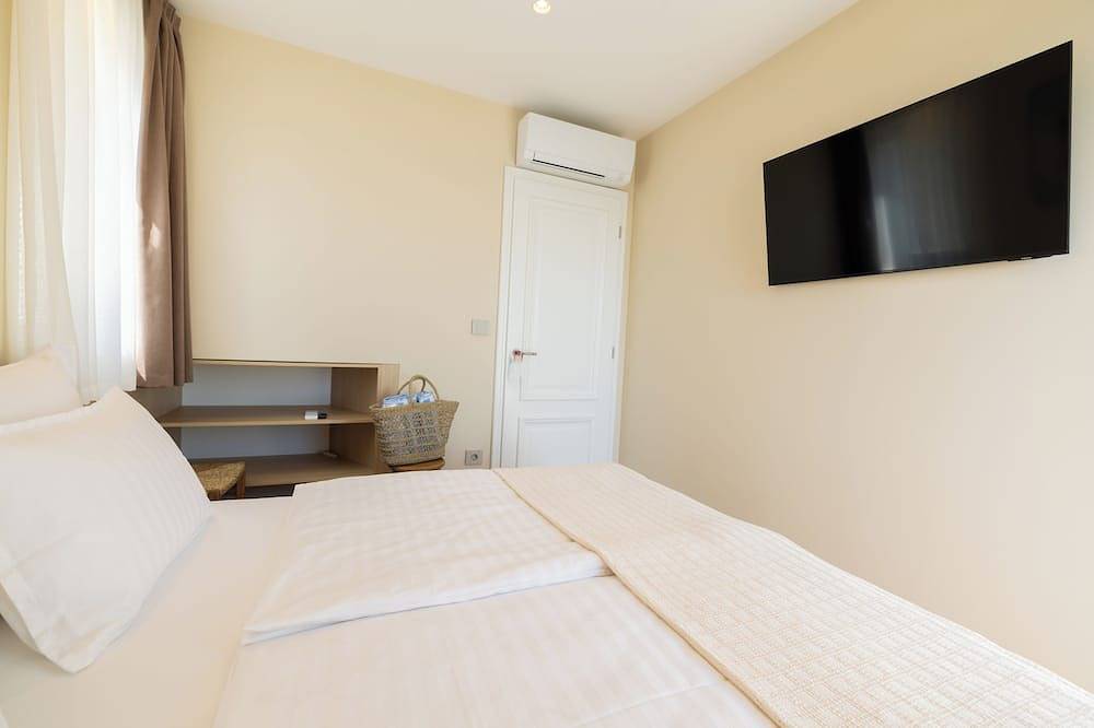 Eine angenehme, neu erbaute Villa mit Swimmingpool, ideal zum Entspannen in Ruhe in Brela, Makarska Riviera